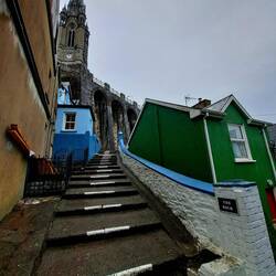 Die Strasse heißt treffenderweise dann auch "the rock"