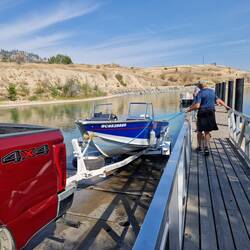 ...Köbi am Einwassern 🚤....