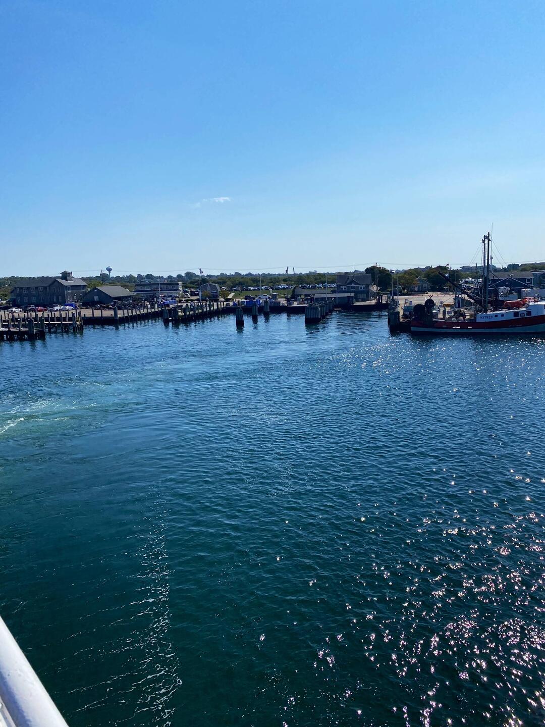 Überfahrt dauert ca 1 Std. Wir haben die Fahrräder mit😉