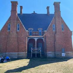 South Lighthouse (wurde 2000 nach "hinten umgezogen da Absturz drohte"