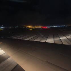 HA556 turning onto runway 08L at HNL.