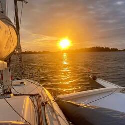 Der Sonnenuntergang versöhnt für den trüben Tag