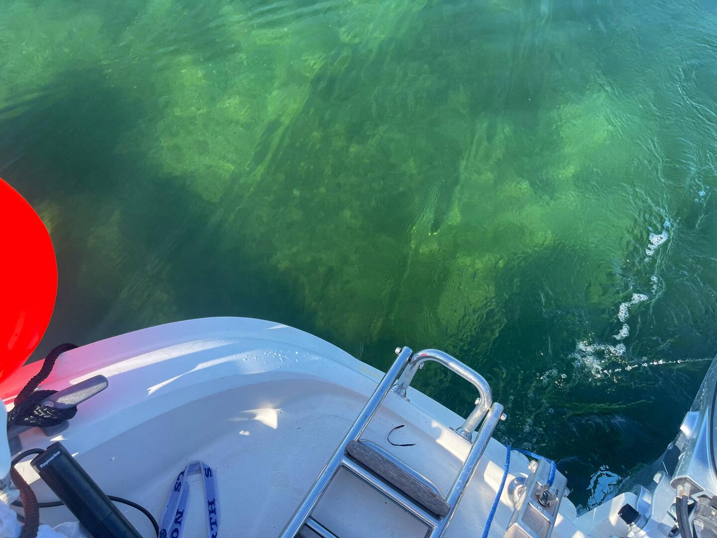 Wassertiefe knapp 1 Meter!