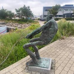 Der arme Kerl zieht und zieht und kommt doch nicht vom Fleck