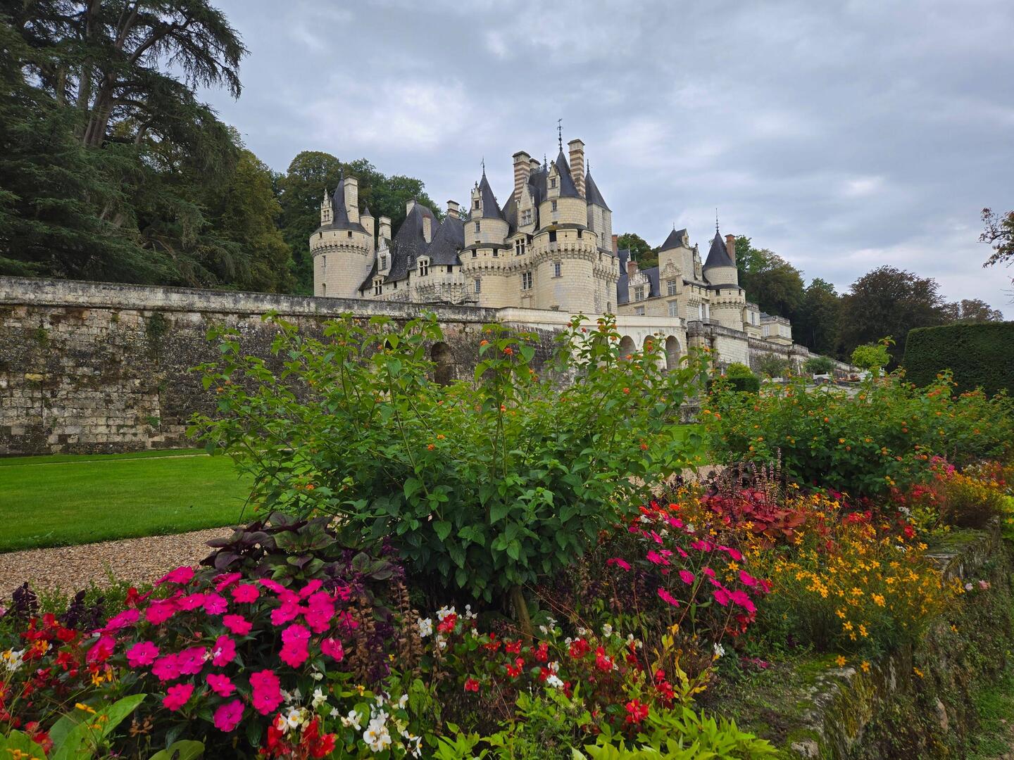 Ussé vu des jardins
