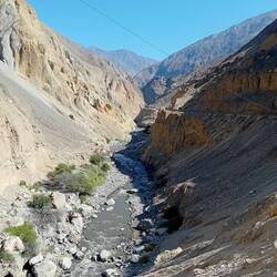 Approaching Chuquicara the valley widens
