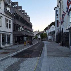 Leere verlassene Straßen, teils sehr heruntergekommen