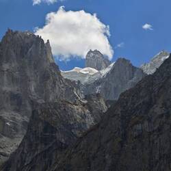 Schneemassen und Gletscher