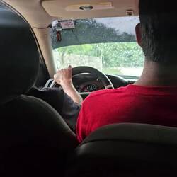 Eusi Autostop-Retter (s hed grägnet)