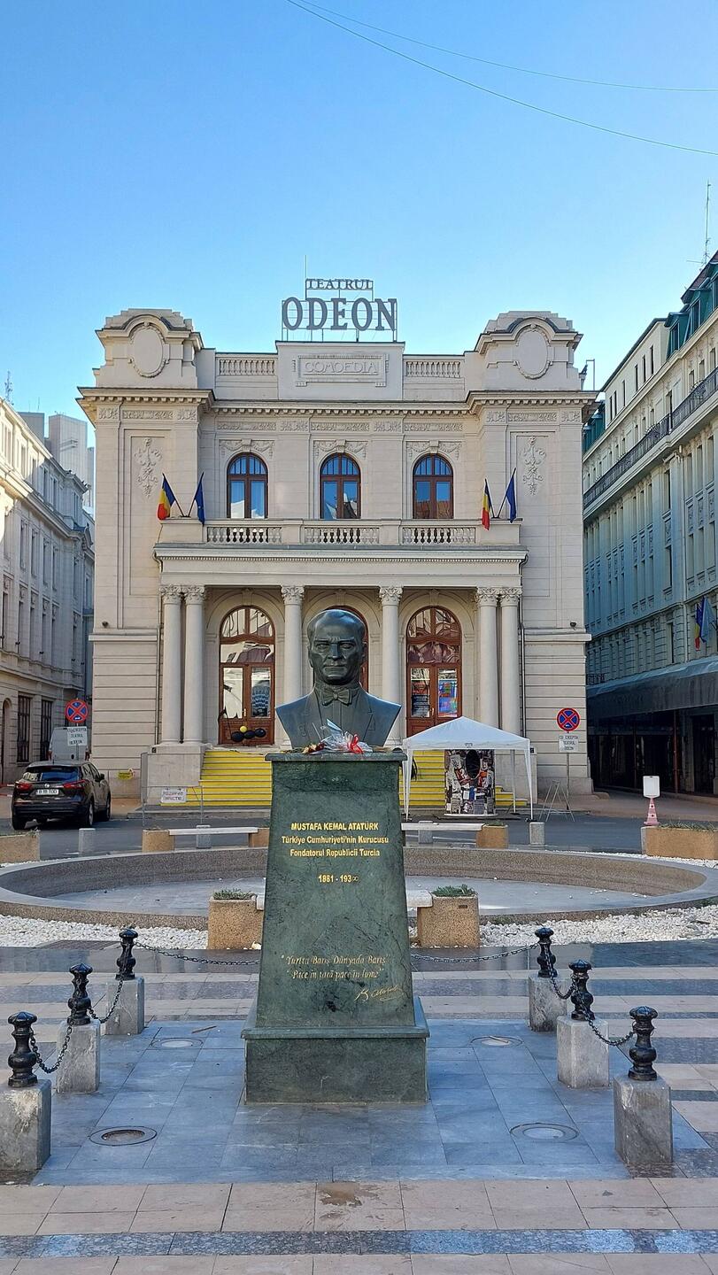 Victoria Avenue; Odeon Theatre