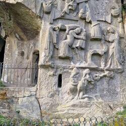 Kreuzabnahme-Relief