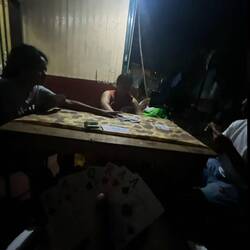 Kartenspiel mit 2 Pesos Einsatz