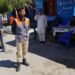 Etappe 4: Mit dem Motorrad bis zum Checkpoint Chhomdo Bridge