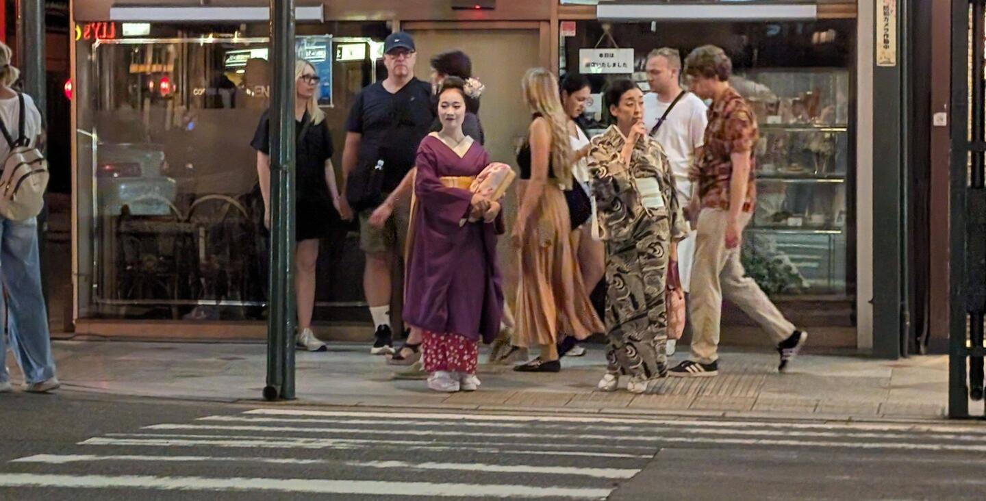 Had to sneak this photo - Geishas are not meant to be photographed.