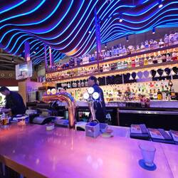 Am Ende doch noch ein Pisco Sour (zum Flughafenpreis)