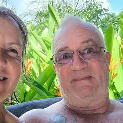 Abkühlung im Pool 💦