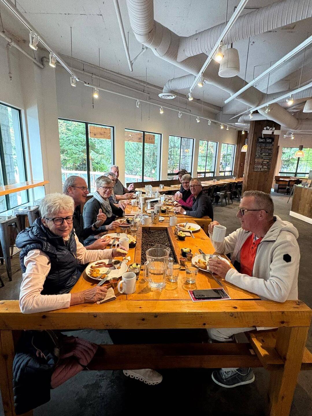 ....ein kräftiges Frühstück darf nicht fehlen...