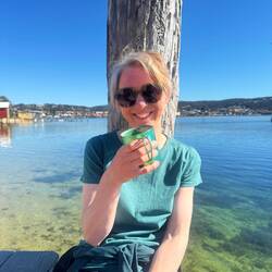 Sitting on the dock of the bay, wasting time...