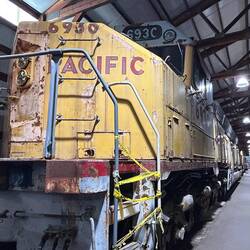 Can you see the far end of this Double-Diesel locomotive? Of course not... it's too far away.