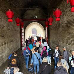 Auf dem Weg auf die einzigartige Stadtmauer