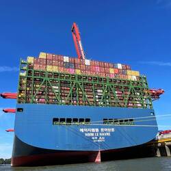 Bis zu 23000 Container auf einem Schiff