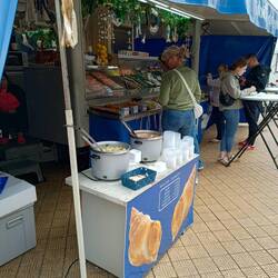 Suppe aus Meerensschnecken am Fischereihafen