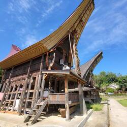 HIER DRIN WIRD GELEBT