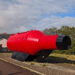 Mit diesem "Boot' überquerte Tom McClean 1990 den Atlantik