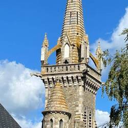 Eine Kirche mit Rapunzelturm 👸