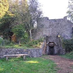 Ein Lime Kiln, um Quicklime herzustellen. Ich verstehe nur Bahnhof...irgendwas mit Sandstein