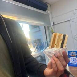 Spezialität von Chiclayo "KingKong" ziemlich trockener Keks mit Schichten von Karamell