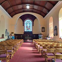 Die zugehörige St Anne's Kirche eher nüchtern