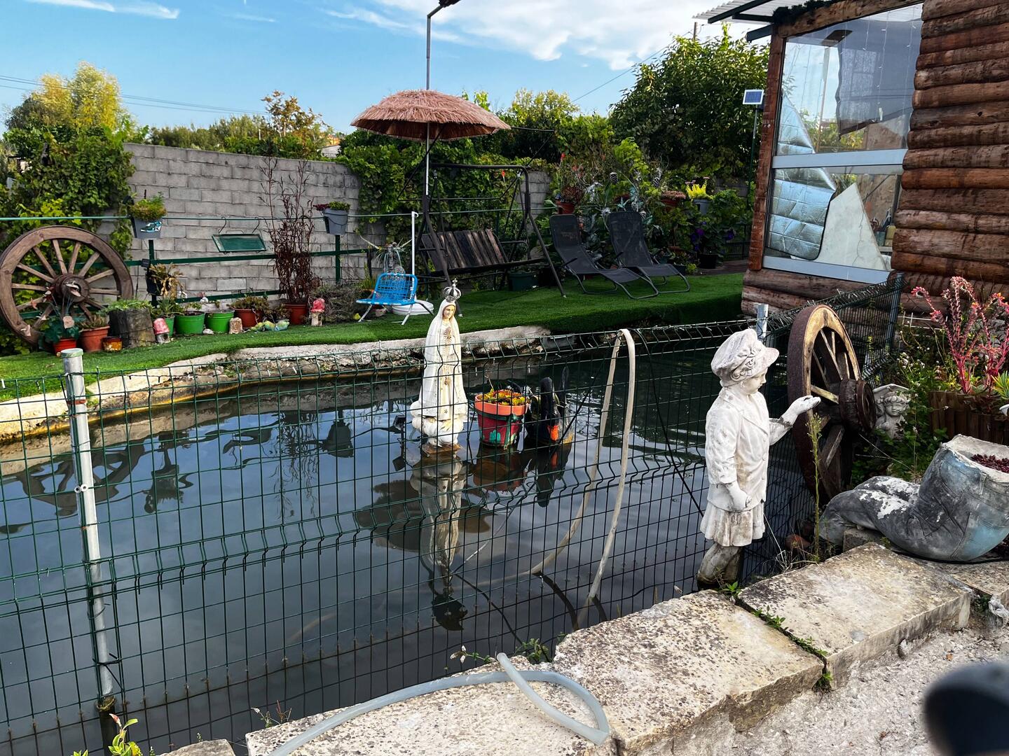 Walked past this beautifully decorated yard