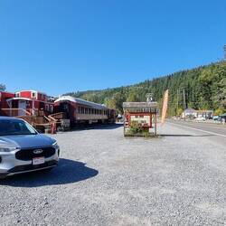 Elbe - kurzer Halt an den umgebauten Zugunterkünften
