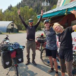 We ran into Rory and Lotte again. We gave them our #'s if they needed a place to stay at the Coast