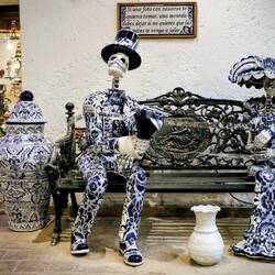 Unusual souvenirs, related to the cult of the dead in Mexican tradition.