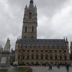 Belfried mit Tuchhalle