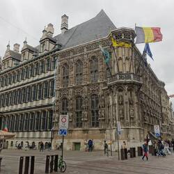 Das Rathaus mit Hochzeit