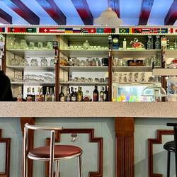 JM's bar to wait for laundry