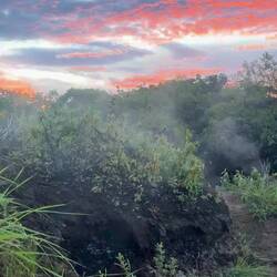 heiße Dämpfe aus dem Boden