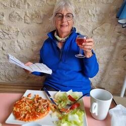 Rose with a very plain pizza