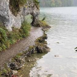 Schöner Weg am Weissensee entlang