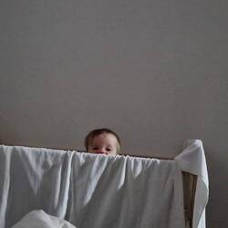 Holt mich hier raus! Ich mach doch nicht im Babybettchen Mittagsbubu