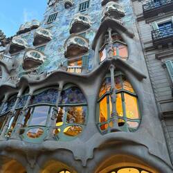 Gaudi building again