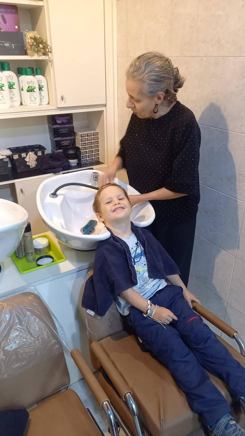 Passage familial chez la coiffeuse