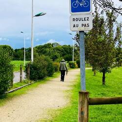 Las vías para bicicletas y peatones