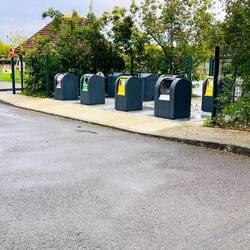 La basura va por separado para reciclaje