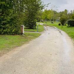 Vista general del camping, hay poca gente, ya estamos en temporada baja