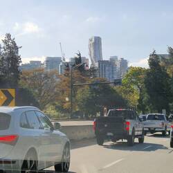 ....bestaunen wir die ersten Wolkenkratzer....