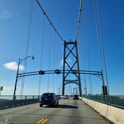 ....und auf der Brücke in die Sradt....